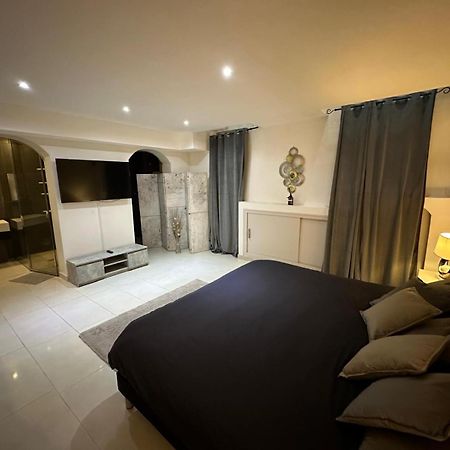 Les Champs Elysees-125M2 Modern And Spacious باريس المظهر الخارجي الصورة