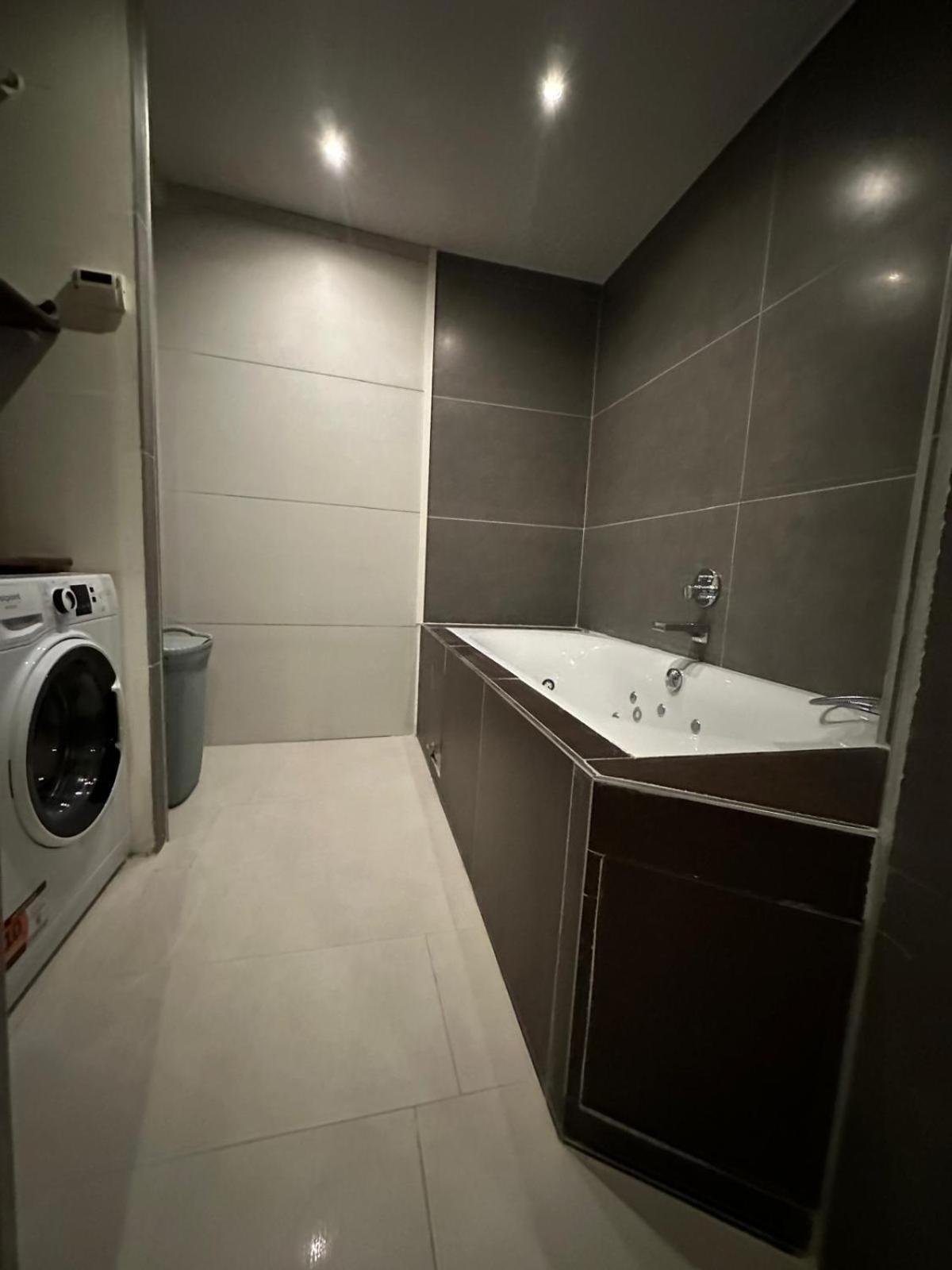 Les Champs Elysees-125M2 Modern And Spacious باريس المظهر الخارجي الصورة